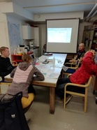 Ratamestariryhmä koolla, sateinen lauantai käytettiin tehokkaasti hyväksi. Raamit koossa, eri päivät rajattu ja lähtöpaikat lukittu. Ratasuunnittelu käyntiin maastokäyntien jälkeen, Ystävänpäivä on hyvä, helposti muistettava takaraja ratojen valmistumiselle. 