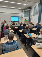 Järjestämistoimikunnan ensimmäinen yhteinen kokous ensimmäisen ilmoittautumisportaan päättymistä odotellessa. Vastuuhenkilöitä mukavasti paikalla kuulemassa "missä mennään". Hyvin ollaan aikataulussa. 