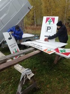 Puuhapäivä maanantai alkoi kylttipyykillä.