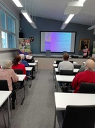 Perjantai-illansuussa avoin infotilaisuus kaikille asiasta kiinnostuneille. 25 henkilöä kuuli kutsun ja tuli paikalle. 