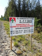 Näin opastettiin Nurmes-tiellä. Onneksi tien kunnostus tapahtui ennen kisaviikkoamme.